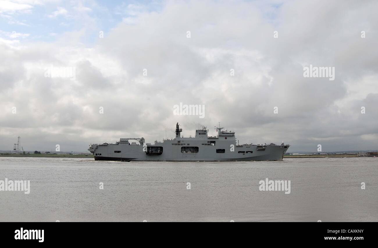 HMS Ocean. Fluß Themse. Rainham. Essex, UK, Freitag. 05.04.2012.  London Olympics 2012 Sicherheit Übung. Stockfoto