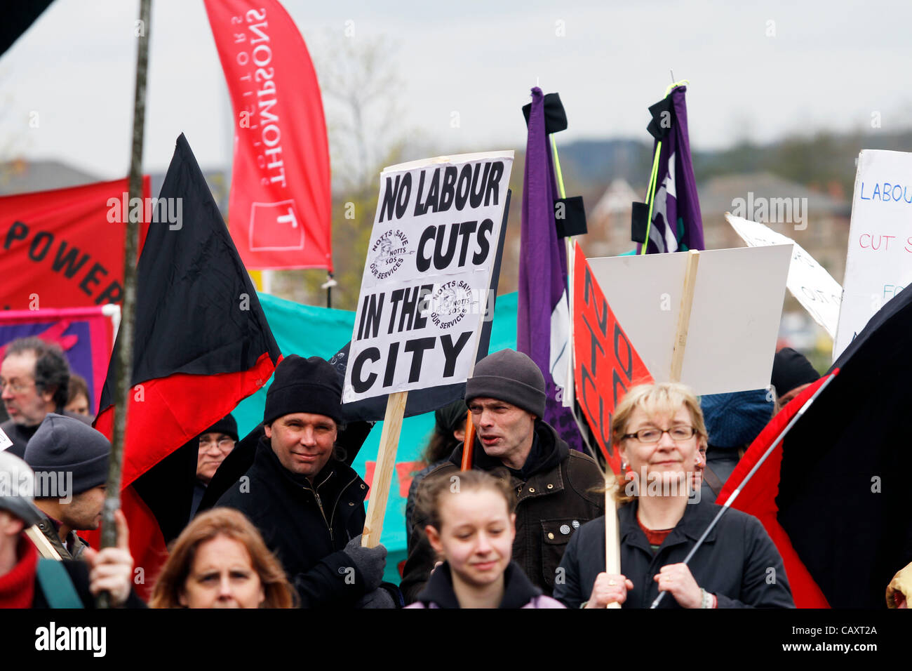 Keine arbeitsrechtlichen Einschnitte in der Stadt Notts NTCs May Day Feier am Samstag, 5. kann trafen sich in Nottingham Erholung, marschierten durch die Stadt und es gab reden in der Gemeinde Hall, Burgtor. Stockfoto