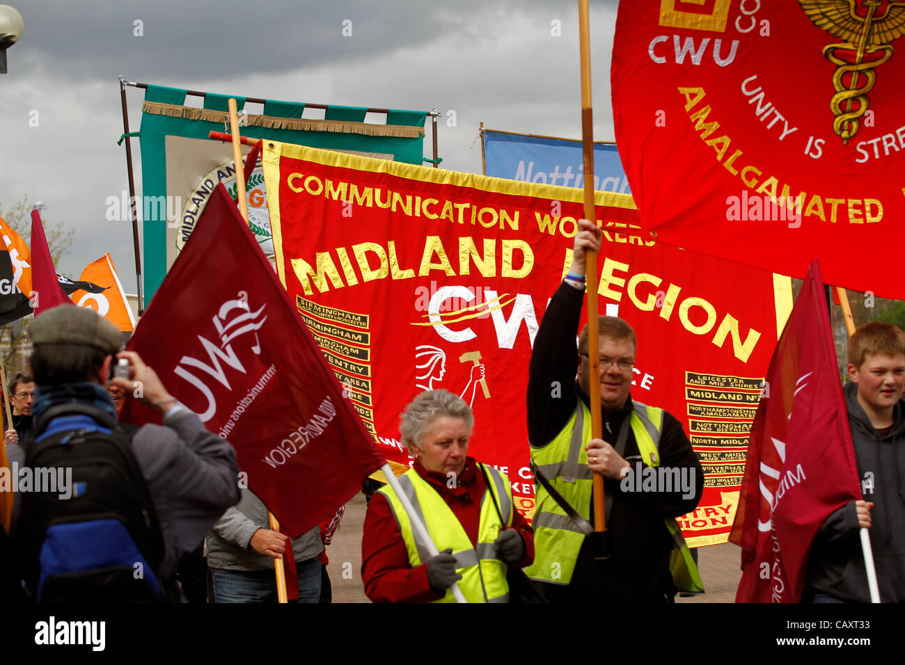 Gewerkschaft Kommunikation - CWU Midlands Region Notts NTCs May Day Feier am Samstag 5 kann trafen sich in Nottingham Spielgelände, marschierten durch die Stadt und in der Gemeinde Hall, Burgtor gab es reden. Stockfoto