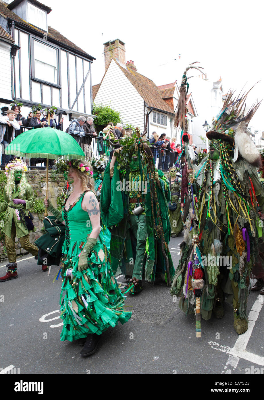 Hastings, Großbritannien. 07 Mai, 2012. Die Buchse in die Grüne Prozession durch Hastings auf May Bank Holiday. lvn Stockfoto