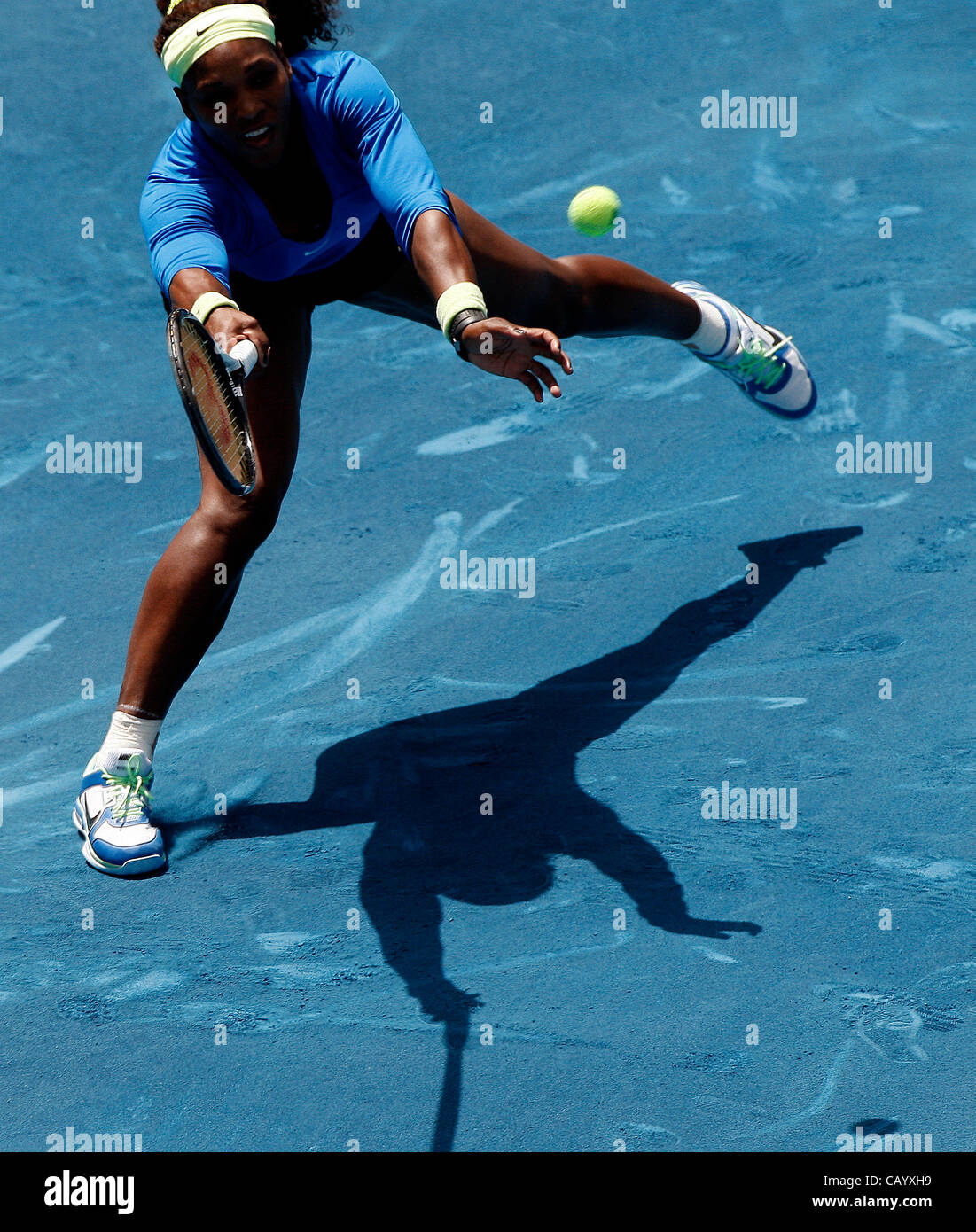 11.05.2012 Madrid, Spanien. Serena Williams in Aktion gegen Maria Sharapova im 1/4 Finale Einzel WTA Madrid Masters Tennisturnier. Stockfoto