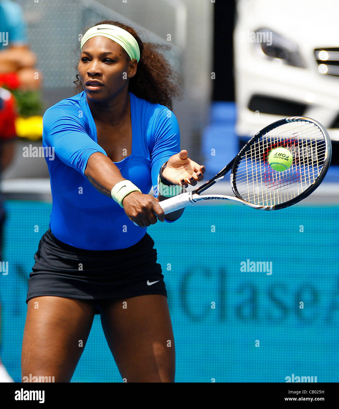 12.05.2012 Madrid, Spanien. Serena Williams in Aktion gegen Lucie Hradecka während das Halbfinale Einzel WTA Madrid Masters-Tennisturnier. Stockfoto