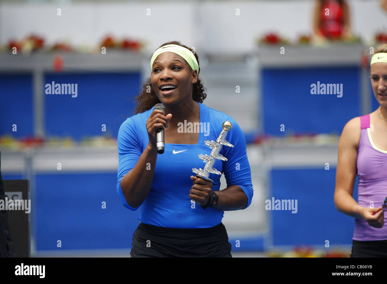 Den 13.05.2012 Madrid, Spanien. Serena Williams mit Strom versorgt, eine vernichtende 6-1 6-3 Sieg über die Nummer eins der Welt Victoria Azarenka, WTA Madrid Open zu gewinnen Stockfoto