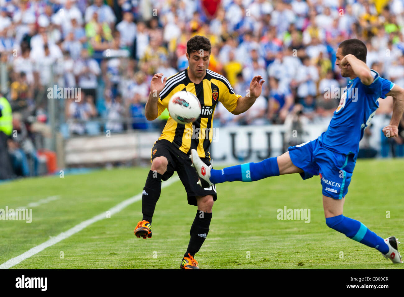 Den 13.05.2012 Madrid, Spanien. La Liga Fußball. Getafe 0 - 2 Real Saragossa, Real Zaragoza´s Zuculini in Aktion während der spanischen Liga-Spiel zwischen Getafe und Real Saragossa und im Coliseum Alfonso Pérez Stadium gespielt. . Stockfoto