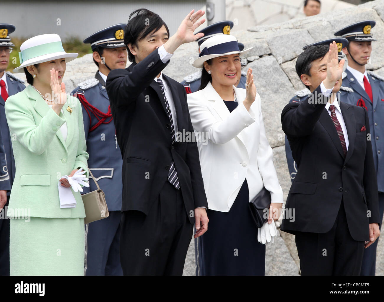 16. Mai 2012 Tokio Japans Crown Prince NARUHITO (R) und seine Frau