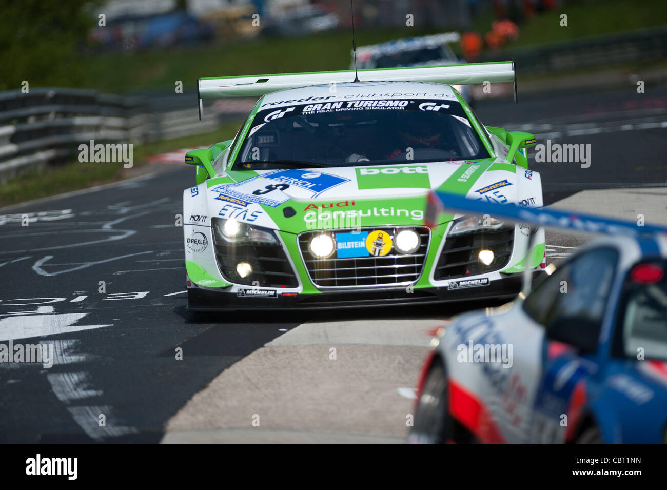 Frank Biela (Mo) / Christian Hohenadel (GER) / Luca Ludwig (GER) / Thomas Mutsch (GER) fahren die #9 SP9 GT3 Raeder Motorsport Audi R8 LMS Ultraduring Praxis für den Nürburgring 24 Stunden Rennen in der Nähe von Nurburg, Deutschland am 17. Mai 2012. Foto: Matt Jacques Stockfoto