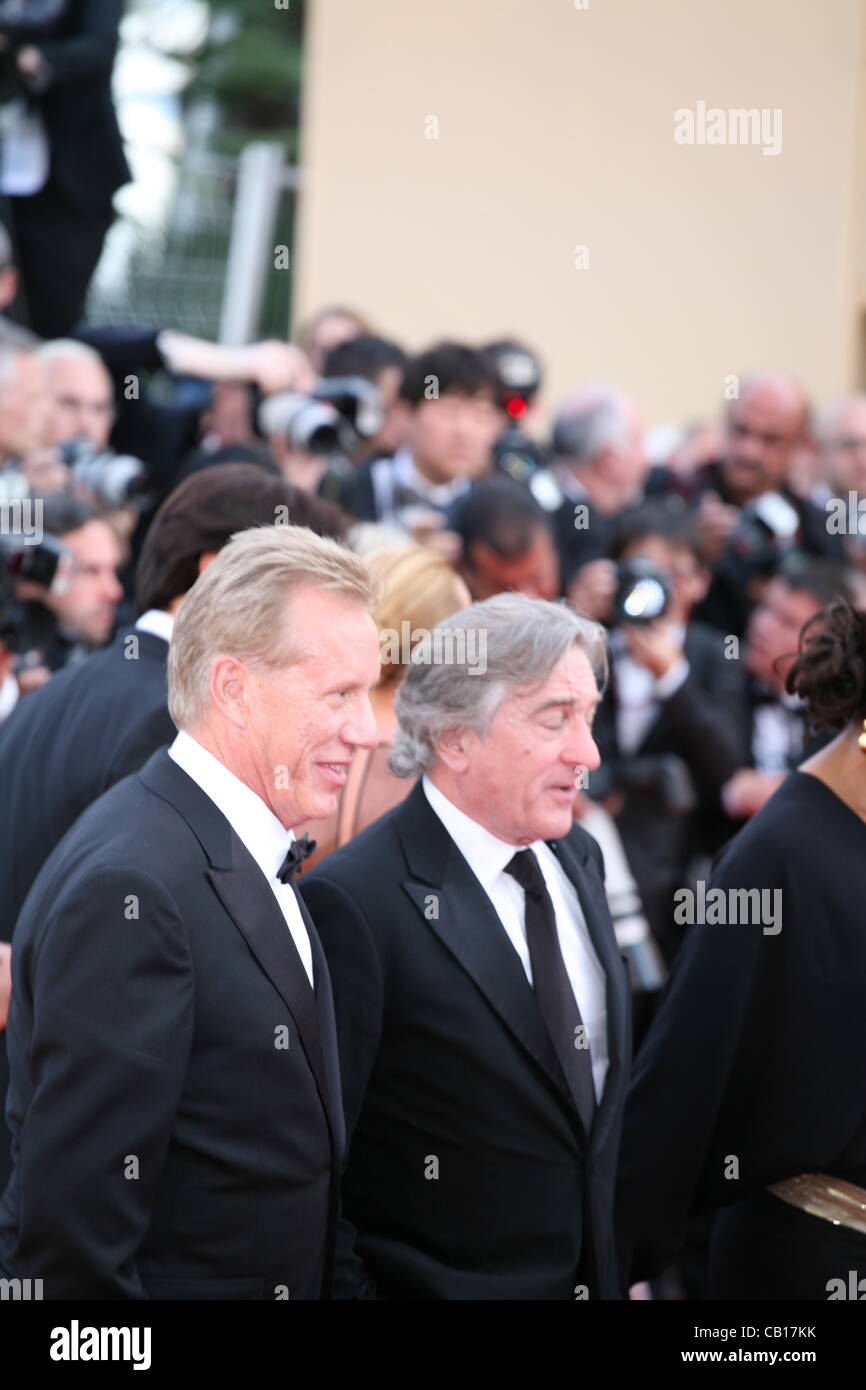 James Woods, Robert De Niro, bei der Gala screening Madagascar 3: Most Wanted Europas bei der 65. Filmfestspiele von Cannes. Auf Freitag, 18. Mai 2012 in Cannes Film Festival, Frankreich. Stockfoto