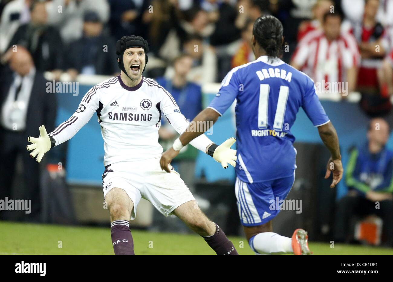 Petr CECH, Chelsea1, Didier DROGBA, Chelsea11 Jubel, Freude, Schlagzeuggeschäft, Feiern, Lachen, Jubelt, Freuen, Reisst die Arme Hoch, Ballt sterben Faust FC BAYERN München - FC CHELSEA (3 -4) Lover Fussball Herren UEFA Champions League Finale, Allianz Arena München, 19.05.2012 CL-Saison 2011/2012-Fotograf: Stockfoto
