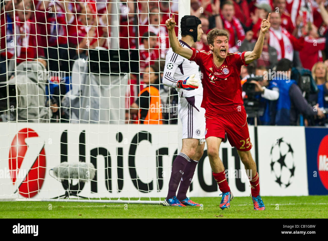 Thomas Müller (Bayern), 19. Mai 2012 - Fußball / Fußball: Thomas Müller  Bayern feiert sein Tor in der UEFA Champions League 2011-2012 Finale Match  zwischen FC Bayern München 1-1 (PK 3-4) Chelsea