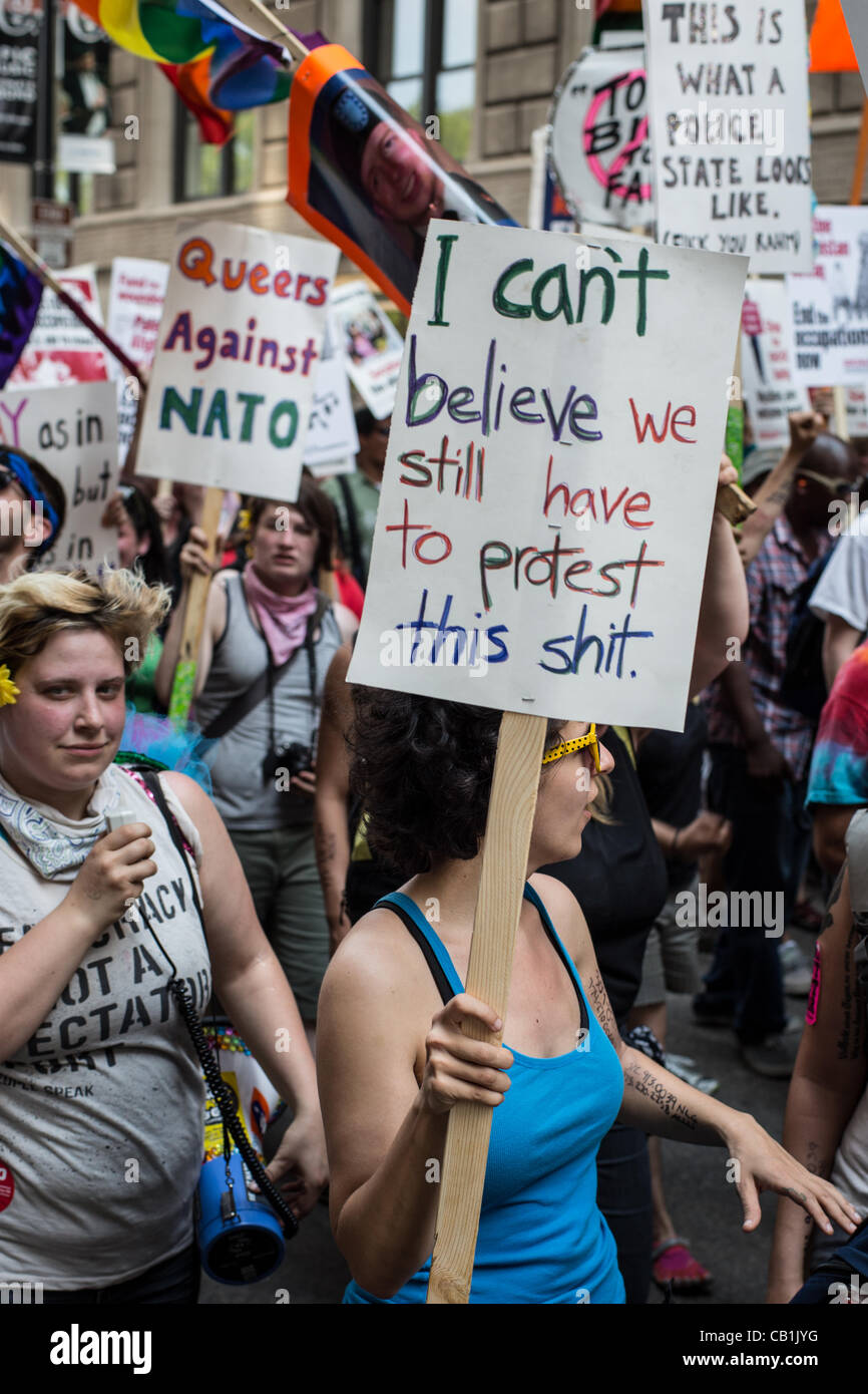 Chicago, USA. 20. Mai 2012. Demonstranten säumen die Straßen von Chicago bis 2012-NATO-Gipfel protestieren Stockfoto