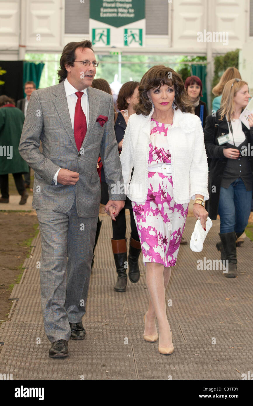 London, UK. 21 Mai 2012. 2012 RHS Chelsea Flower Show, London Joan Collins & Ehemann Percy Gibson Stockfoto