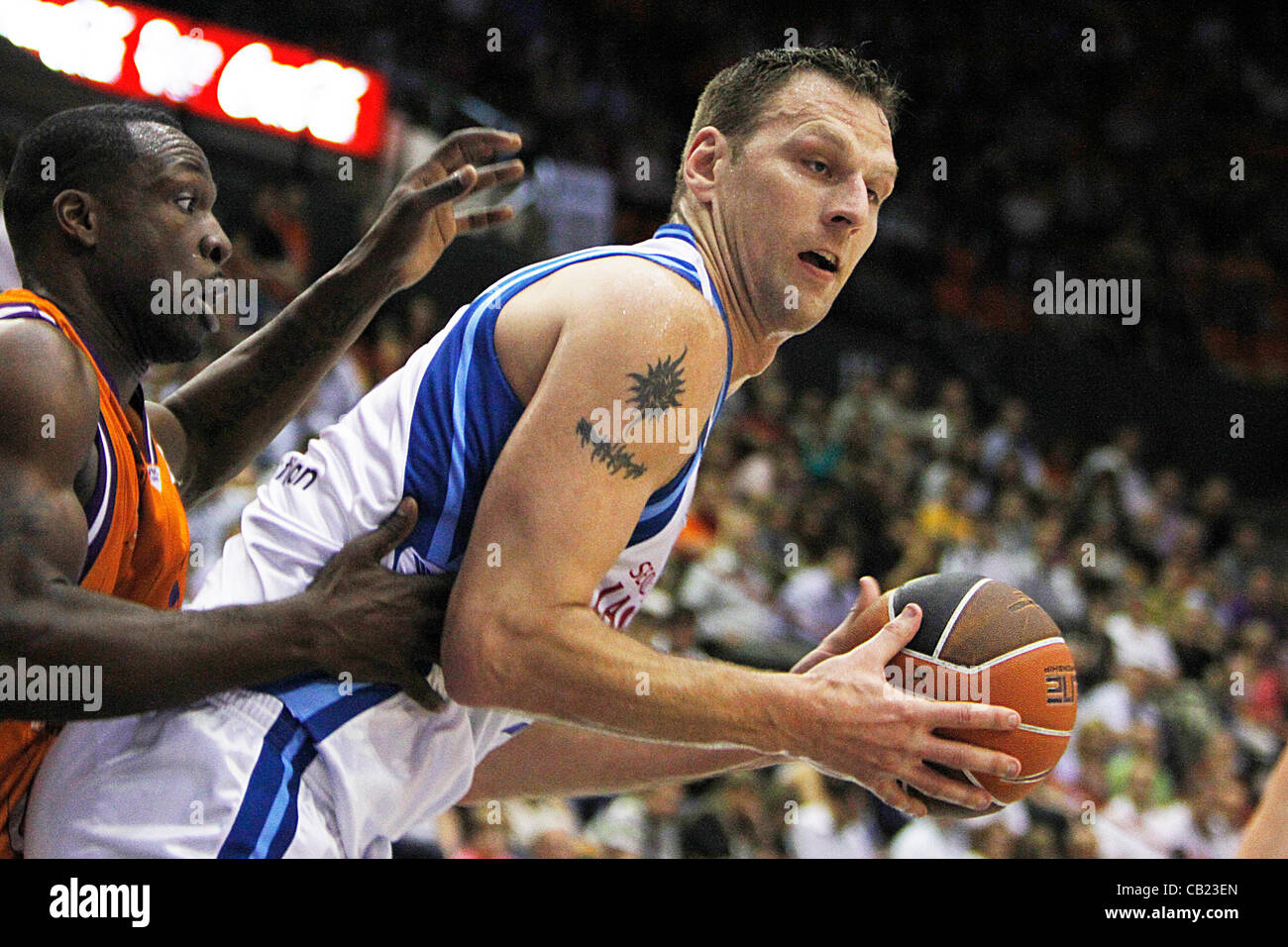 Liga ACB, Playoffs 2012-1/4 Finale - Valencia Basket Club vs Lagun Aro GBC - Font de Sant Lluis, Valencia - Spanien - 3. Spiel, Endspiel Stockfoto