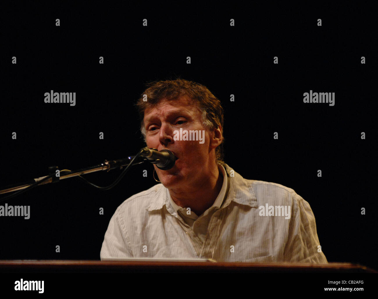 Musik-Legende STEVE WINWOOD, dessen Karriere mehr als 50 Jahren umspannt rollt Thur seine Hits für die Leute im NTELOS Pavillon in PORTSMOUTH, VIRGINIA am 22 Mai 2012.photo ¬ © Jeff Moore Stockfoto