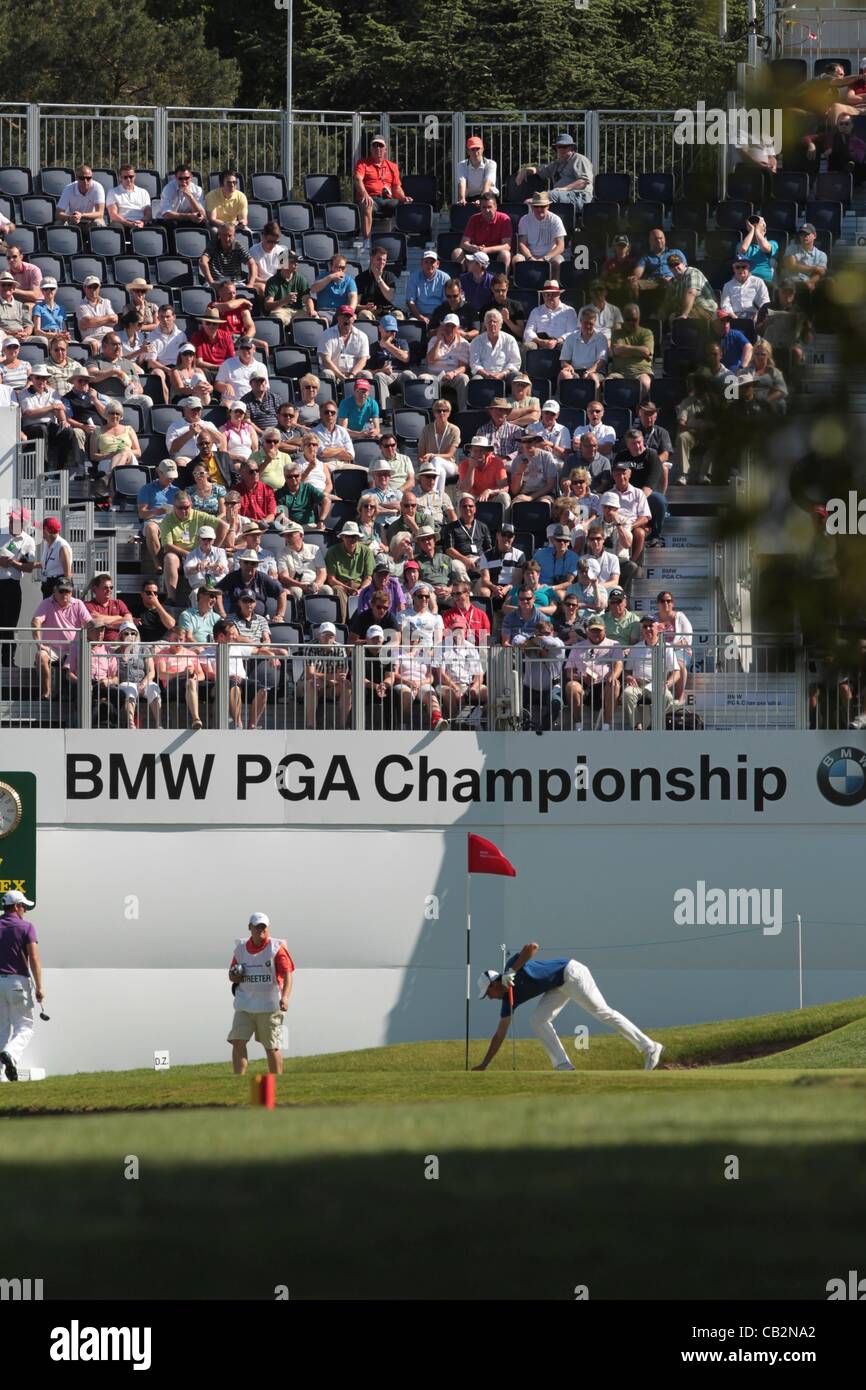 25.05.2012 Wentworth, England. Blick auf das 18. Grün und Tribünen während der BMW PGA Championship. Stockfoto