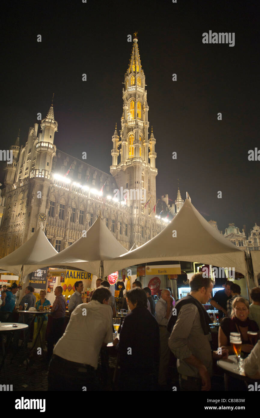 Bierfest am Grand Place in Brüssel Stockfoto