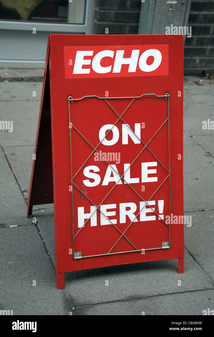 Echo Zeitung A-board Stockfoto