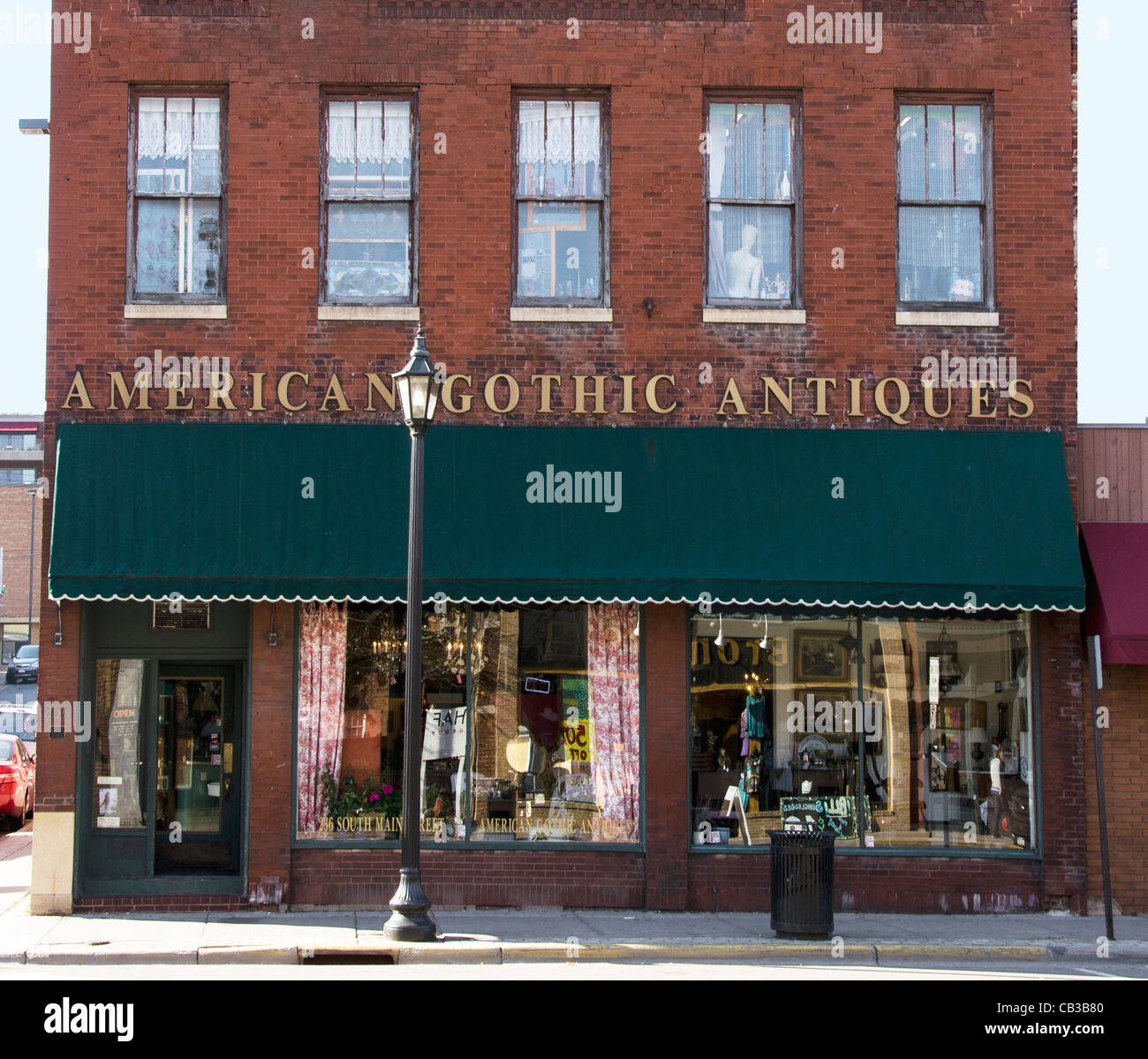 American Gothic Antiquitäten in Stillwater, Minnesota, eine Stadt bekannt für seine Buchhandlungen, Galerien und Antiquitätenläden. Stockfoto