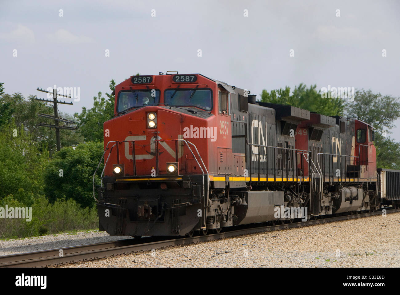 Kanadische nationale Güterzug am Tolono, in der Nähe von Champaign-Urbana, Illinois, USA, Illinois Central Line Stockfoto