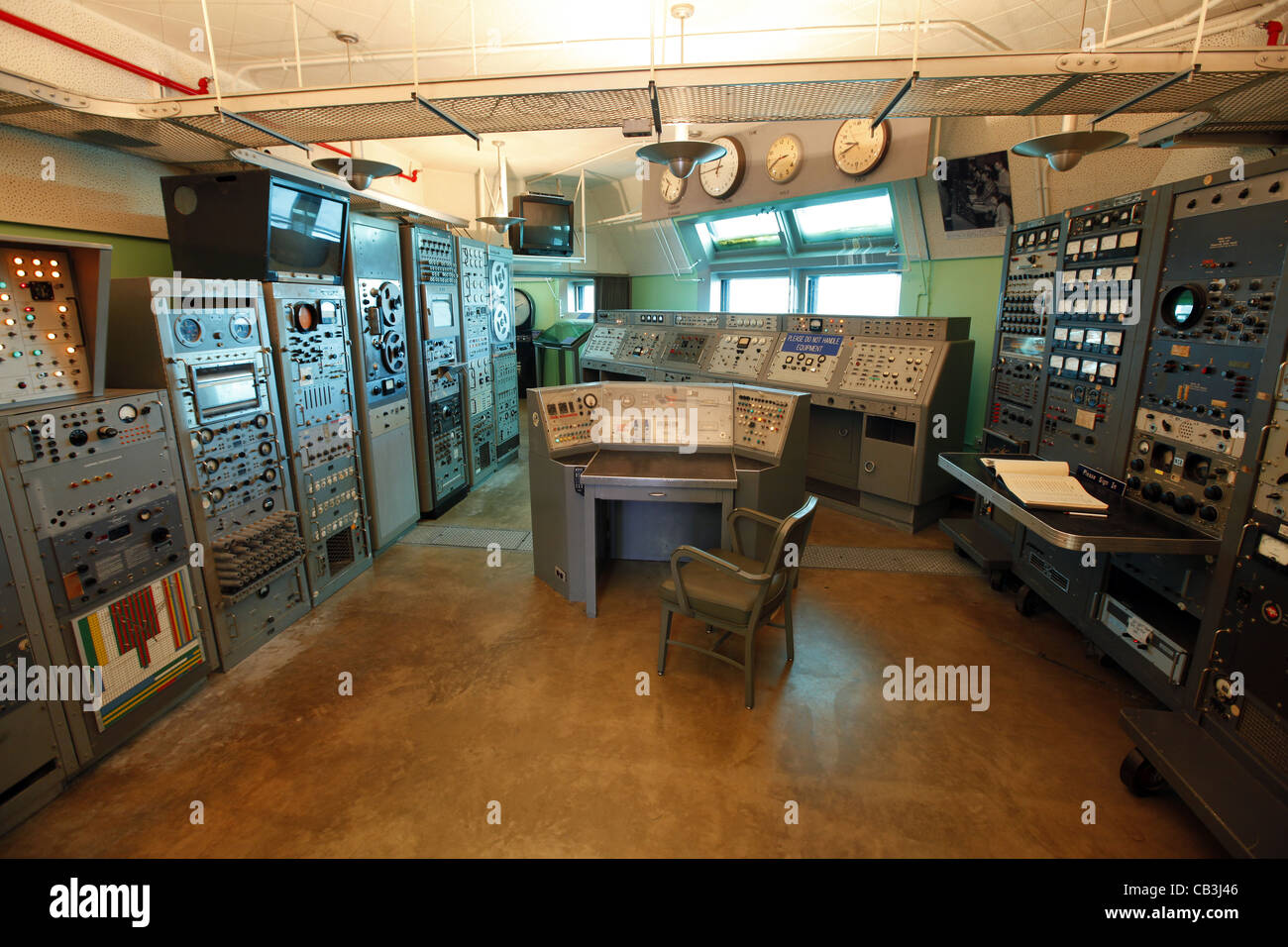 Kennedy Space Center "Dann & jetzt" Tour, historische Mercury Programm Blockhaus Interieur. Stockfoto