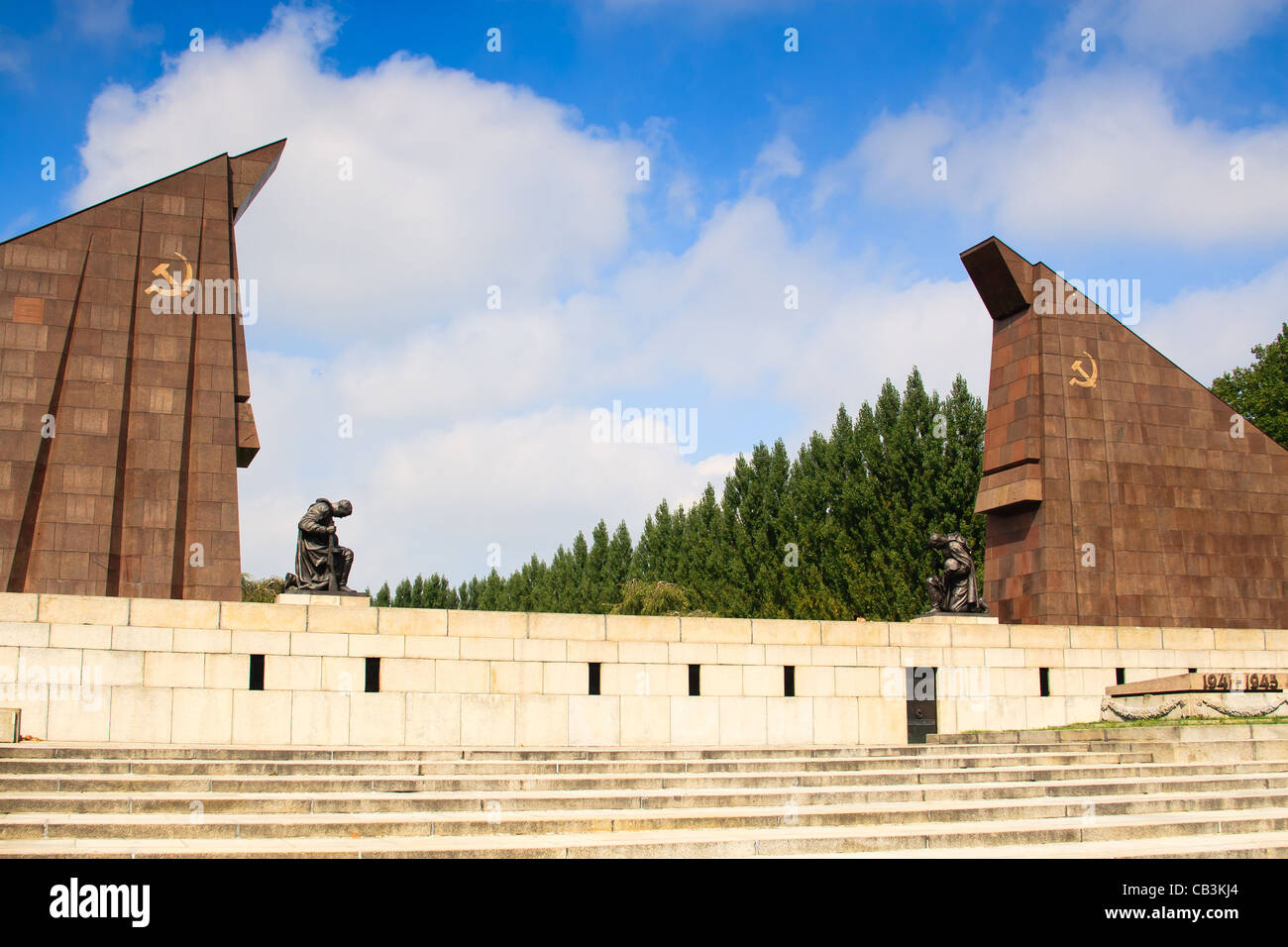 Das Sowjetische Ehrenmal zum Gedenken an Soldaten starben während der Schlacht um Berlin. Treptower Park, Berlin, Deutschland. Stockfoto