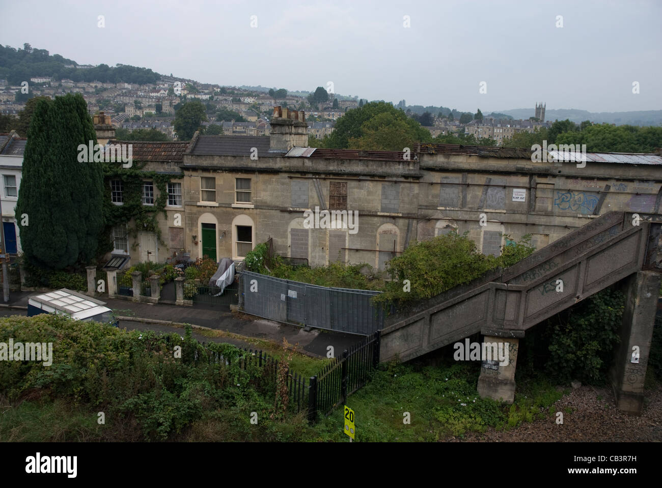 Hampton-Zeile und Eisenbahn Brücke Bath Spa Somerset England UK Stockfoto