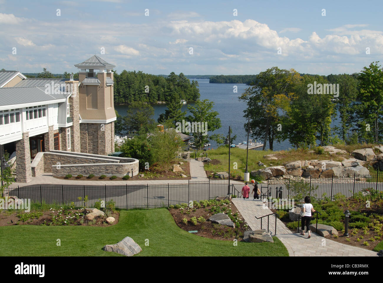 Die roten Blätter & Spa Resort von J W Marriott-Hotel am Ufer des Sees Rousseau in der Nähe von Minett, Muskoka, Ontario, Kanada Stockfoto