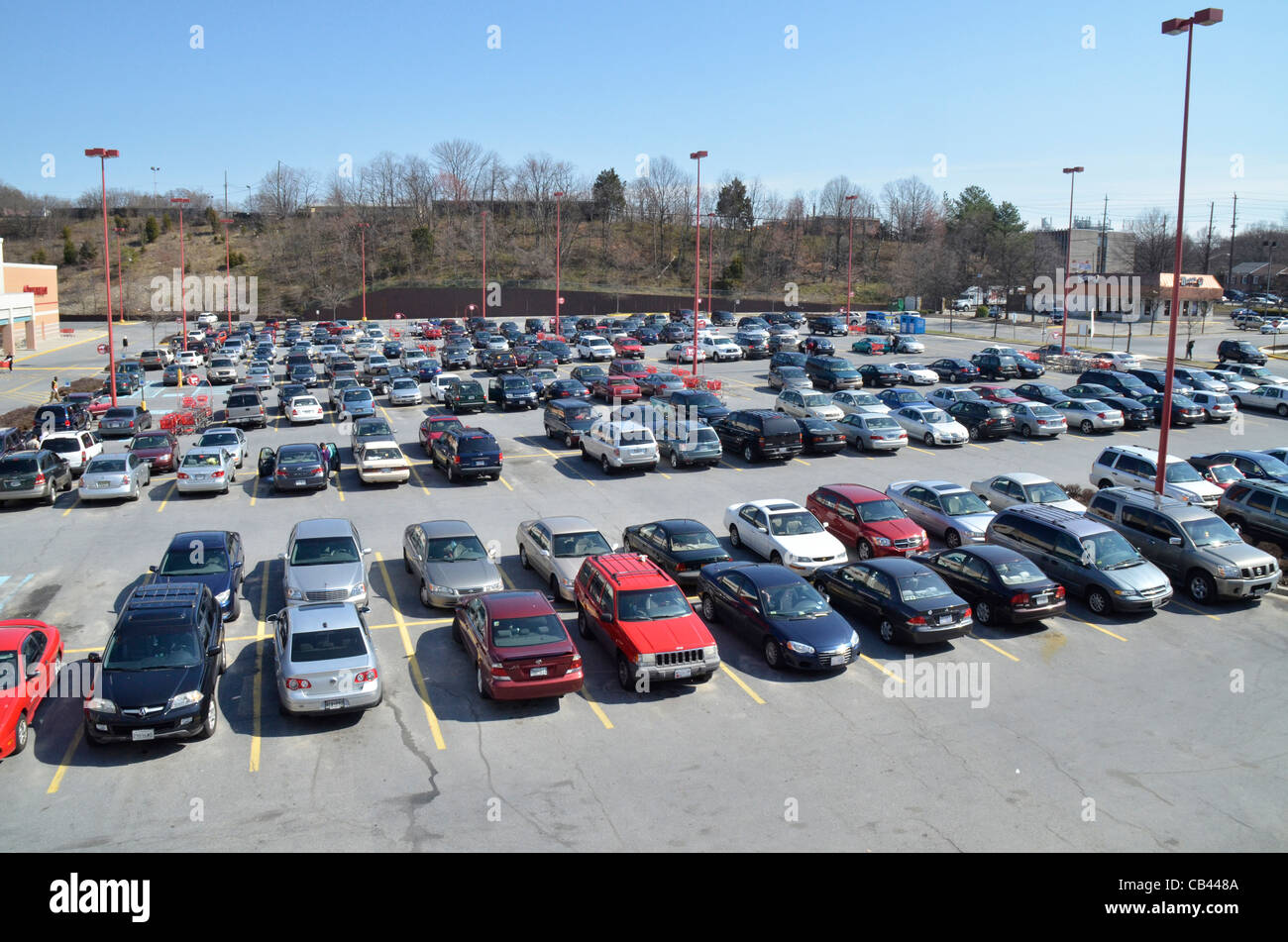 Parkplatz voller Autos Stockfoto