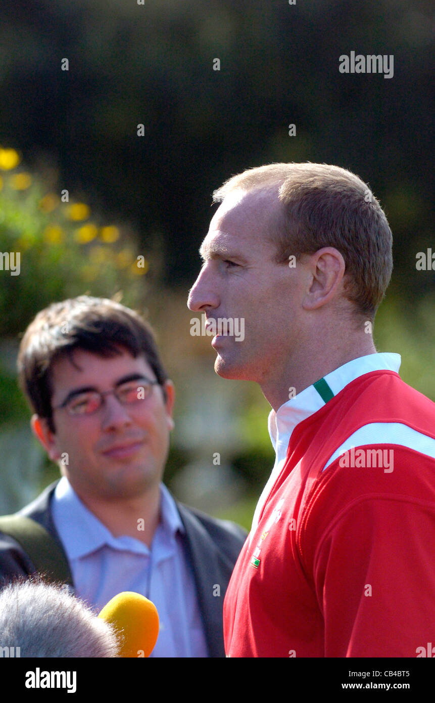 Walisischen Rugby-Spieler Gareth Thomas im Jahr 2004 als Kapitän der walisischen Mannschaft präsentiert. (Nur zur redaktionellen Verwendung) Stockfoto