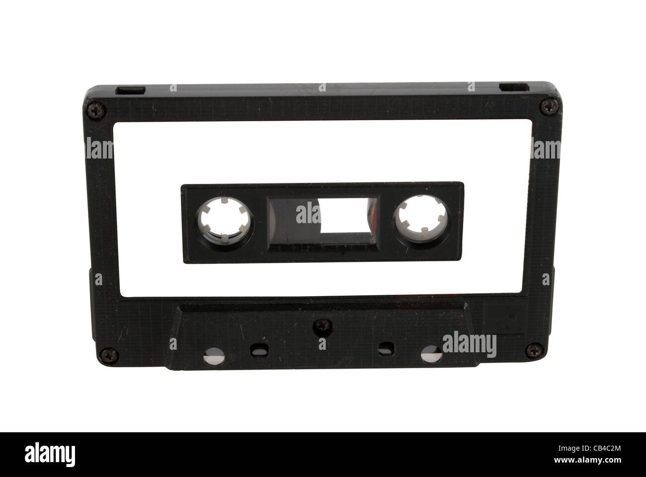 Einzelne schwarze audio-Kassetten und Label isoliert auf weißem Hintergrund. Im Preis inbegriffen Beschneidungspfad für jeden Teil, so können Sie leicht schneiden Sie es aus und legen Sie über die Oberseite eines Designs. Stockfoto