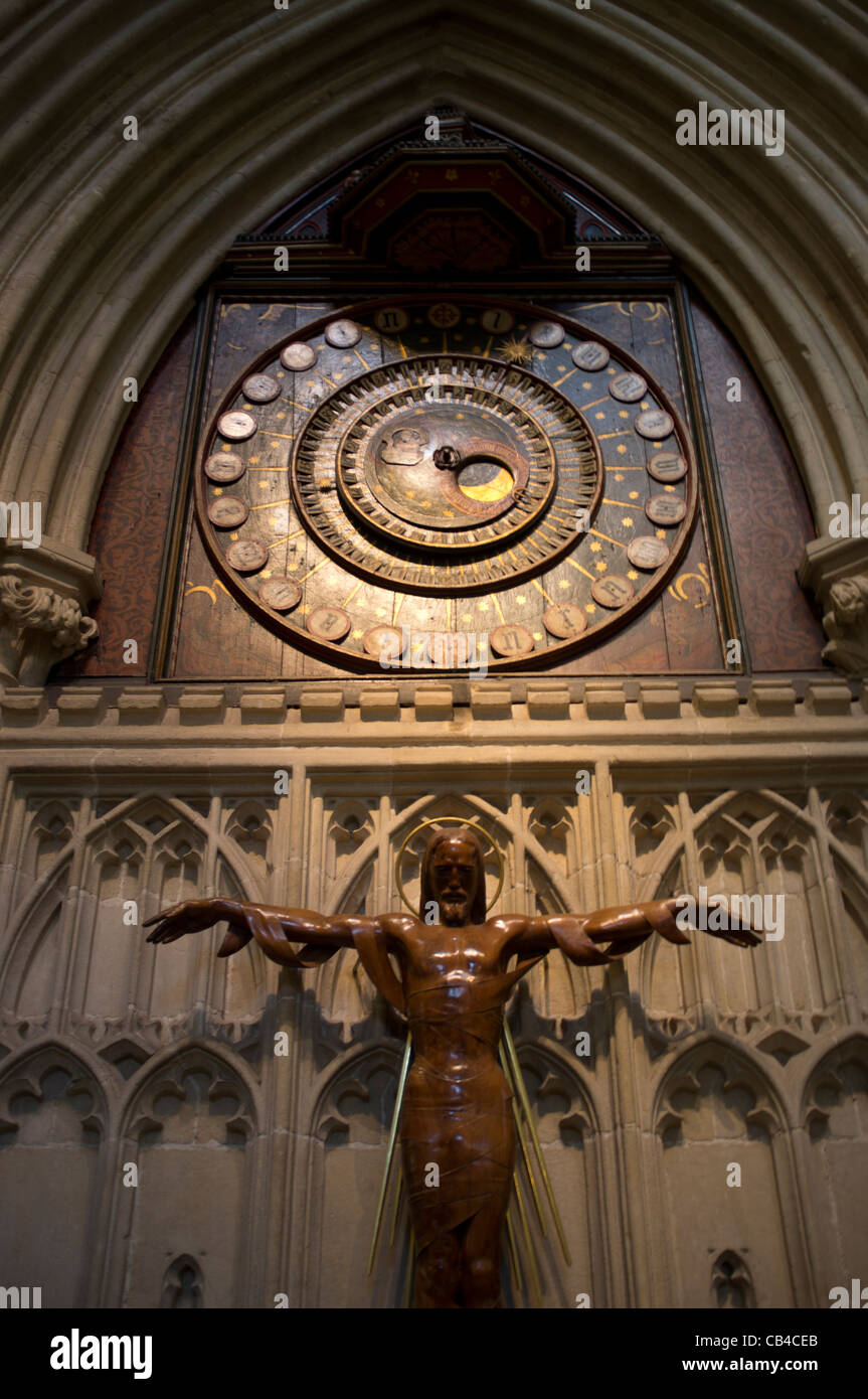 Die Brunnen-Uhr am nördlichen Querschiff in Wells Cathedral ist das zweite älteste Uhr in Großbritannien und der dritte in der Welt Stockfoto