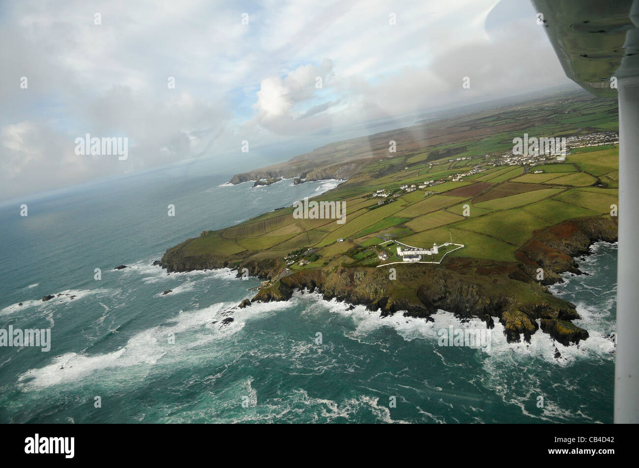 Blick hinunter auf die dramatische und Lizard Point am südlichen Punkt des Festlands Großbritannien in Cornwall. Stockfoto