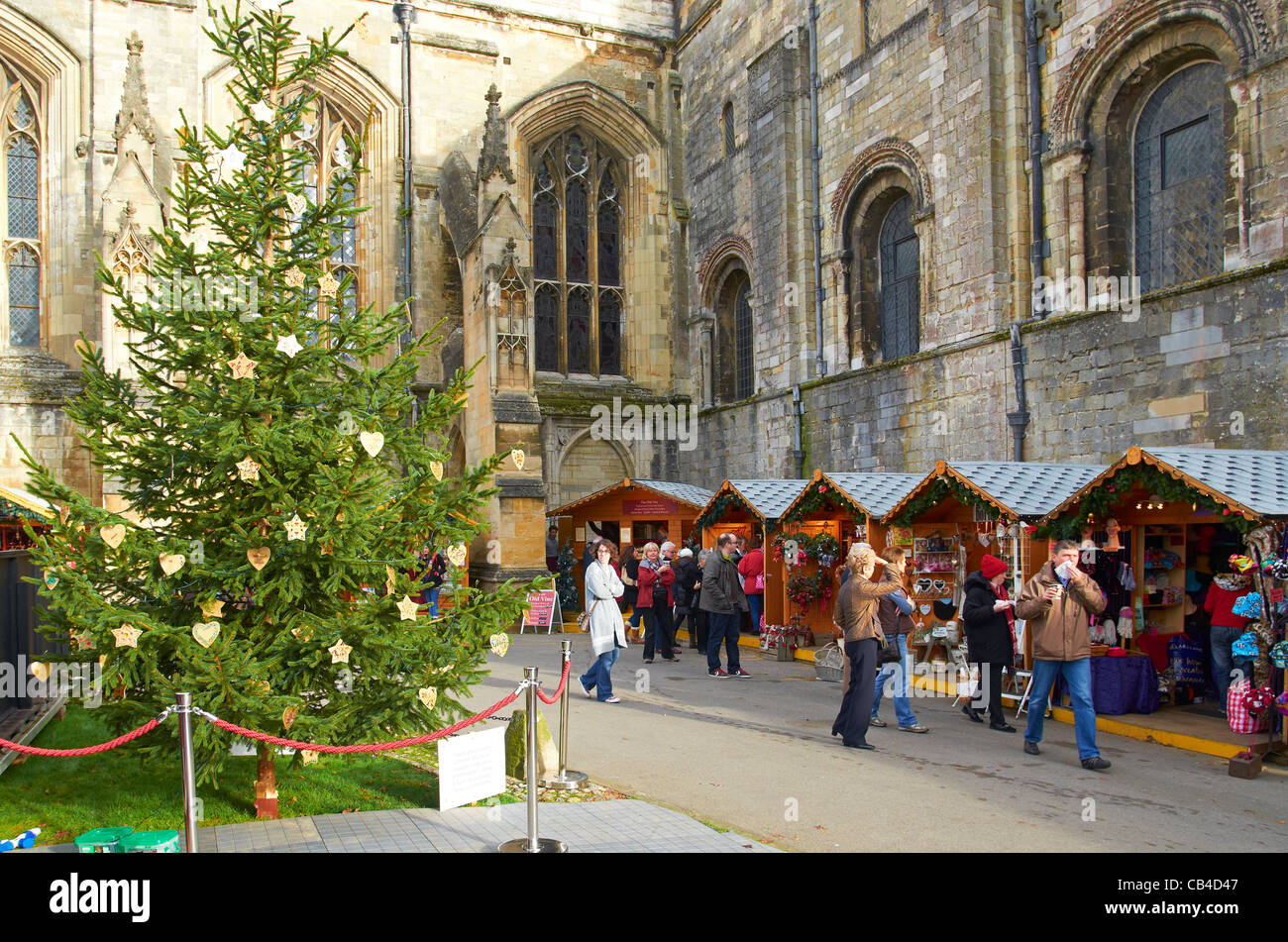 Stände auf Winchester Kathedrale Weihnachtsmarkt 2011. Der Markt findet in der Cathedral Close vom 24. November bis 22. Dezember 2011 statt. Stockfoto
