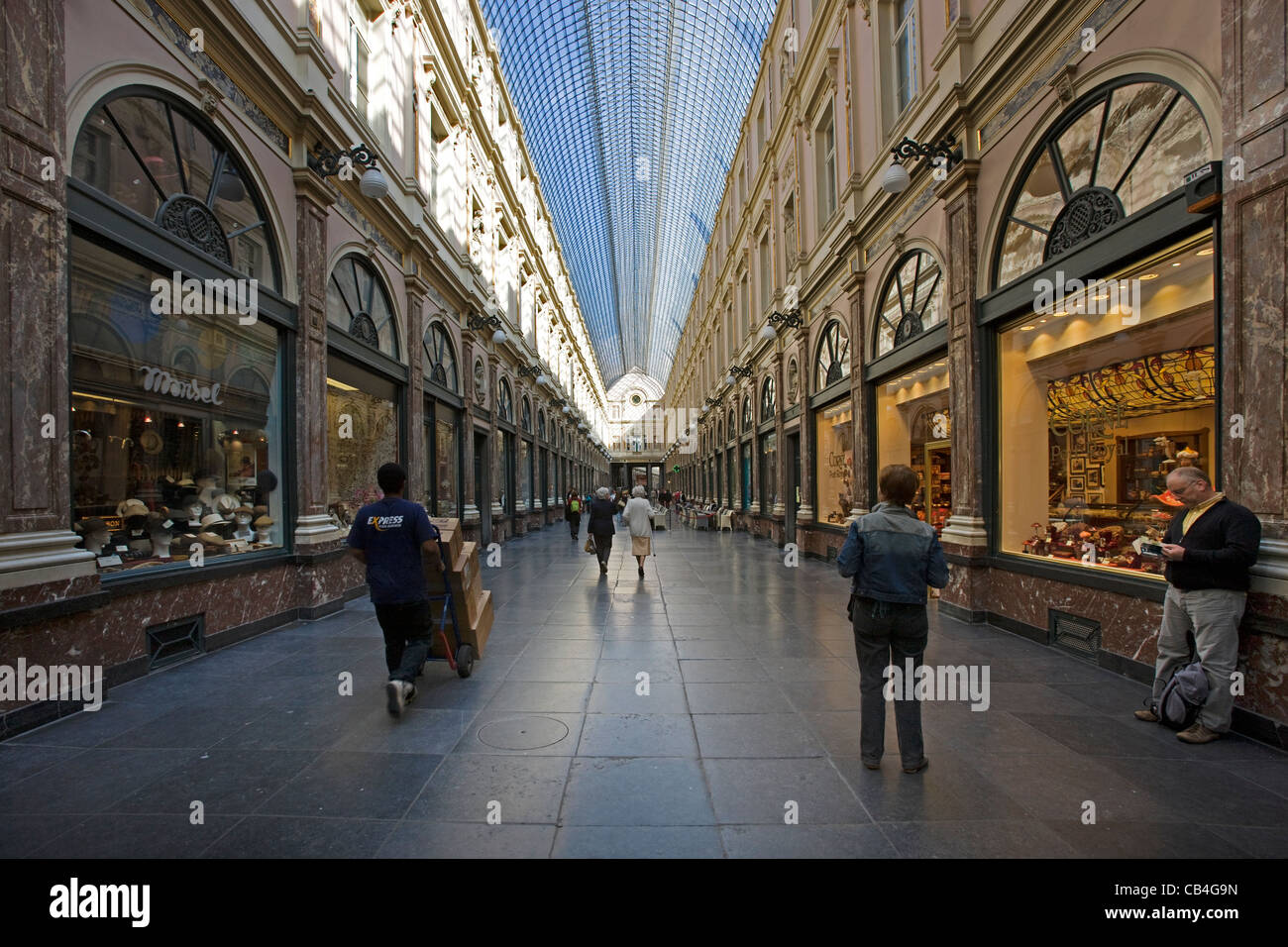 Queen es Gallery / Galerie De La Reine, Bestandteil der Galeries Royales Saint-Hubert in Brüssel, Belgien Stockfoto