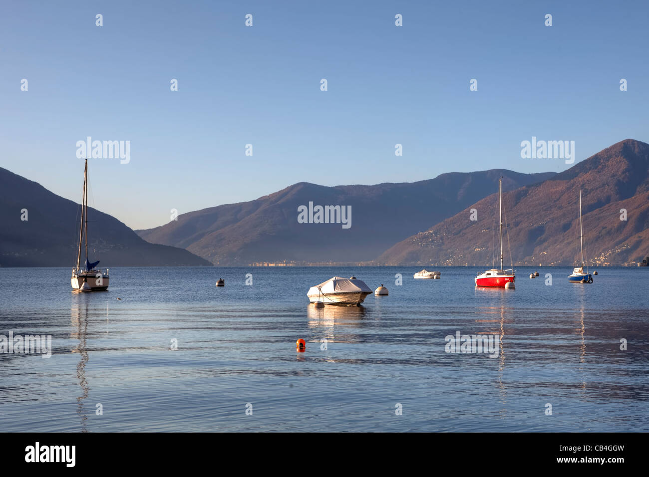 Boote am Lago Maggiore Stockfoto