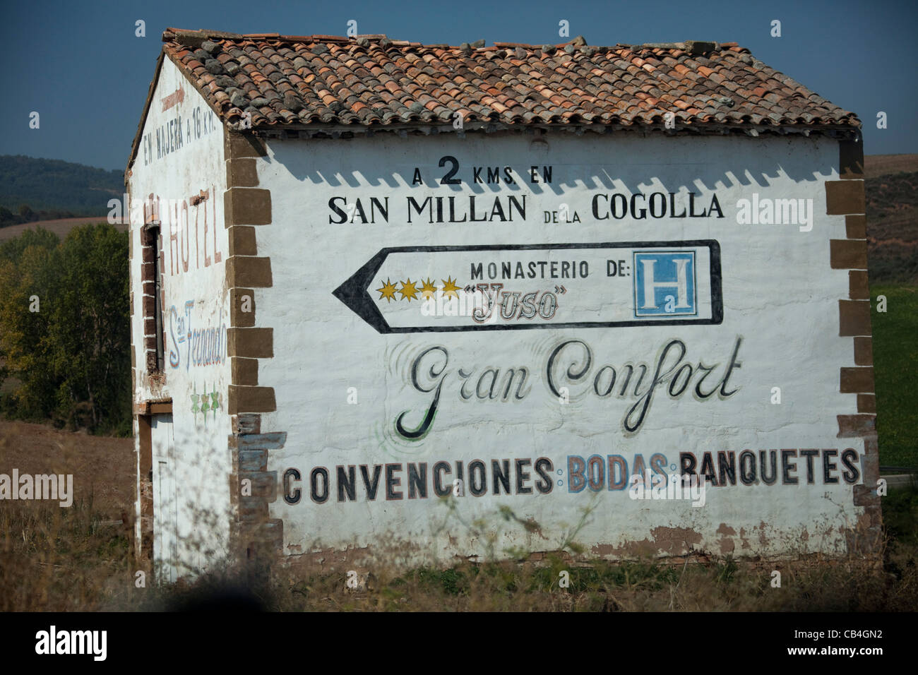 Haus mit Schild, San Millan De La Cogolla Monasterio Spanien 110942 Spain Stockfoto