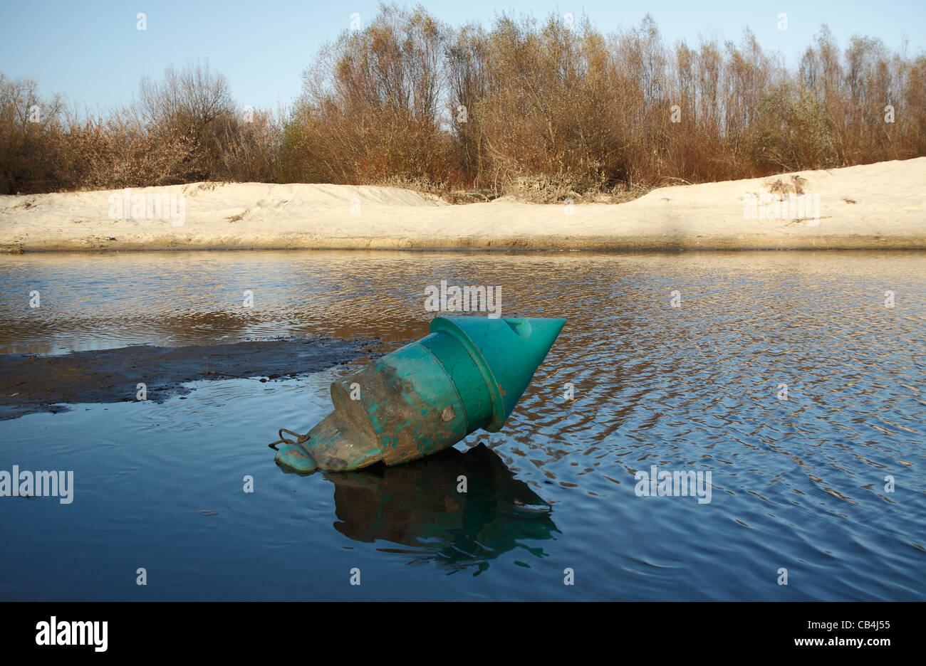 Boje in Weichsel nahe Warschau, Polen Stockfoto