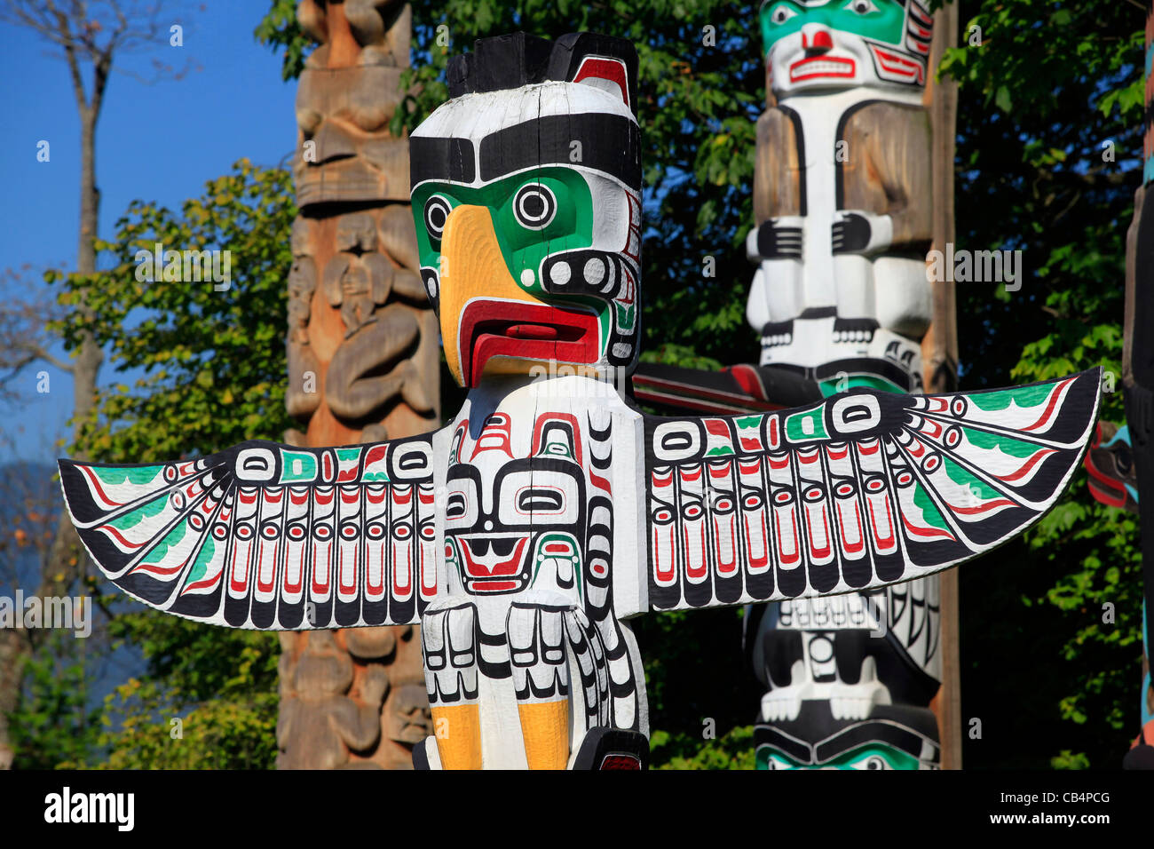 Einheimische Kunst Totempfähle im Stanley Park, Vancouver BC. Stockfoto