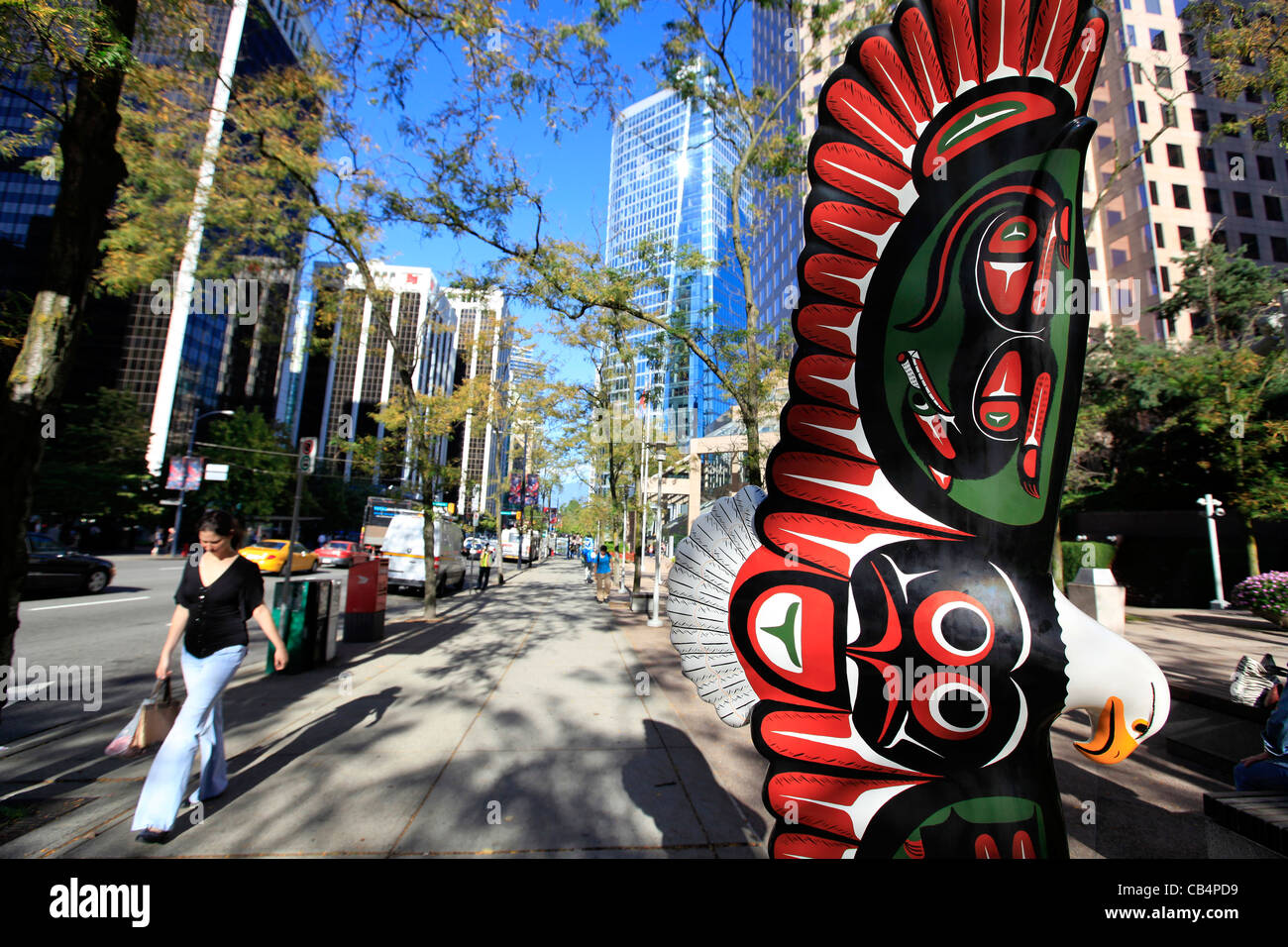 Native Kunstwerk in der Innenstadt von Vancouver BC. Stockfoto