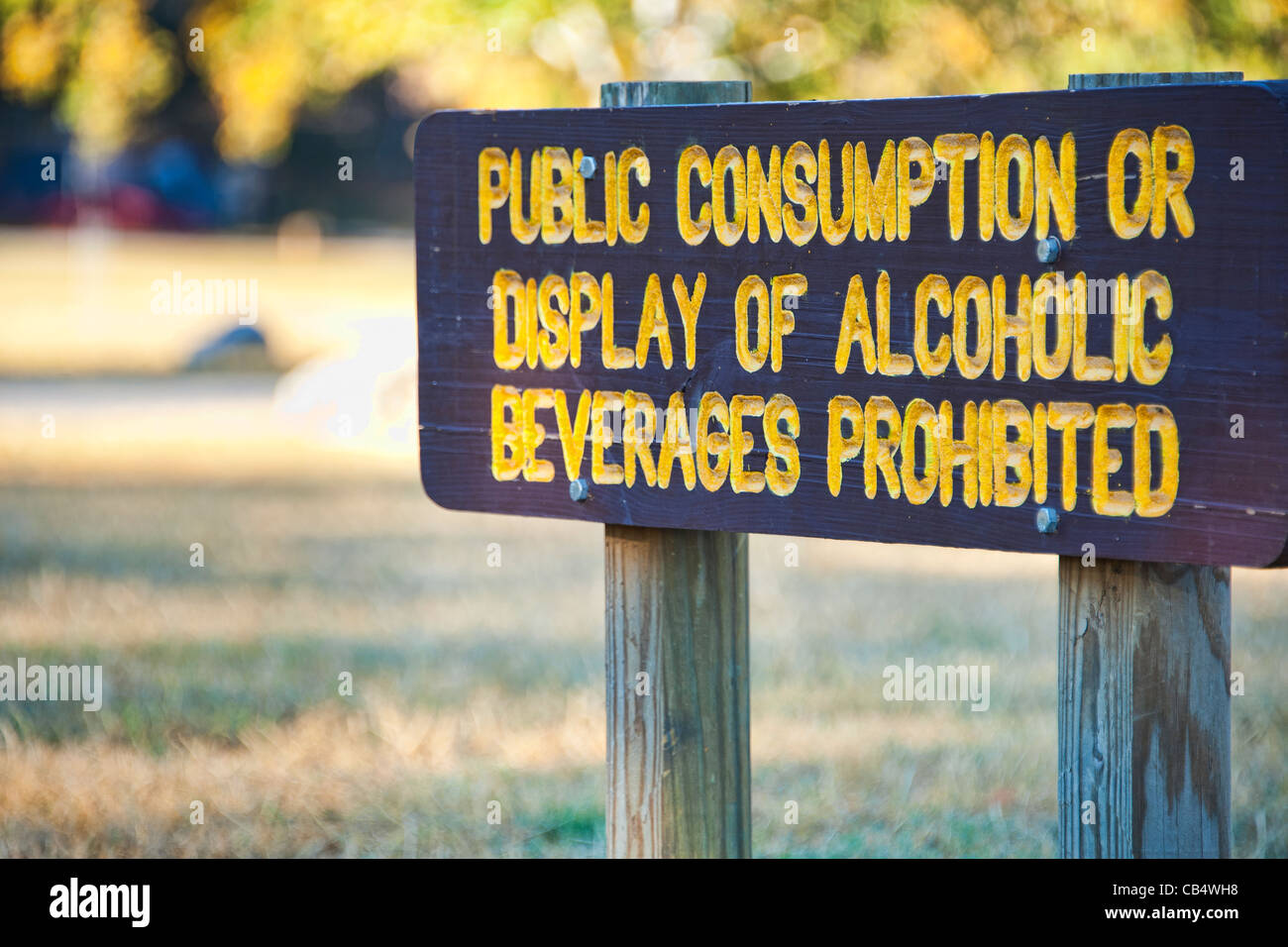 Zeichen der öffentliche Verbrauch oder Anzeige von alkoholischen Getränken verboten Stockfoto