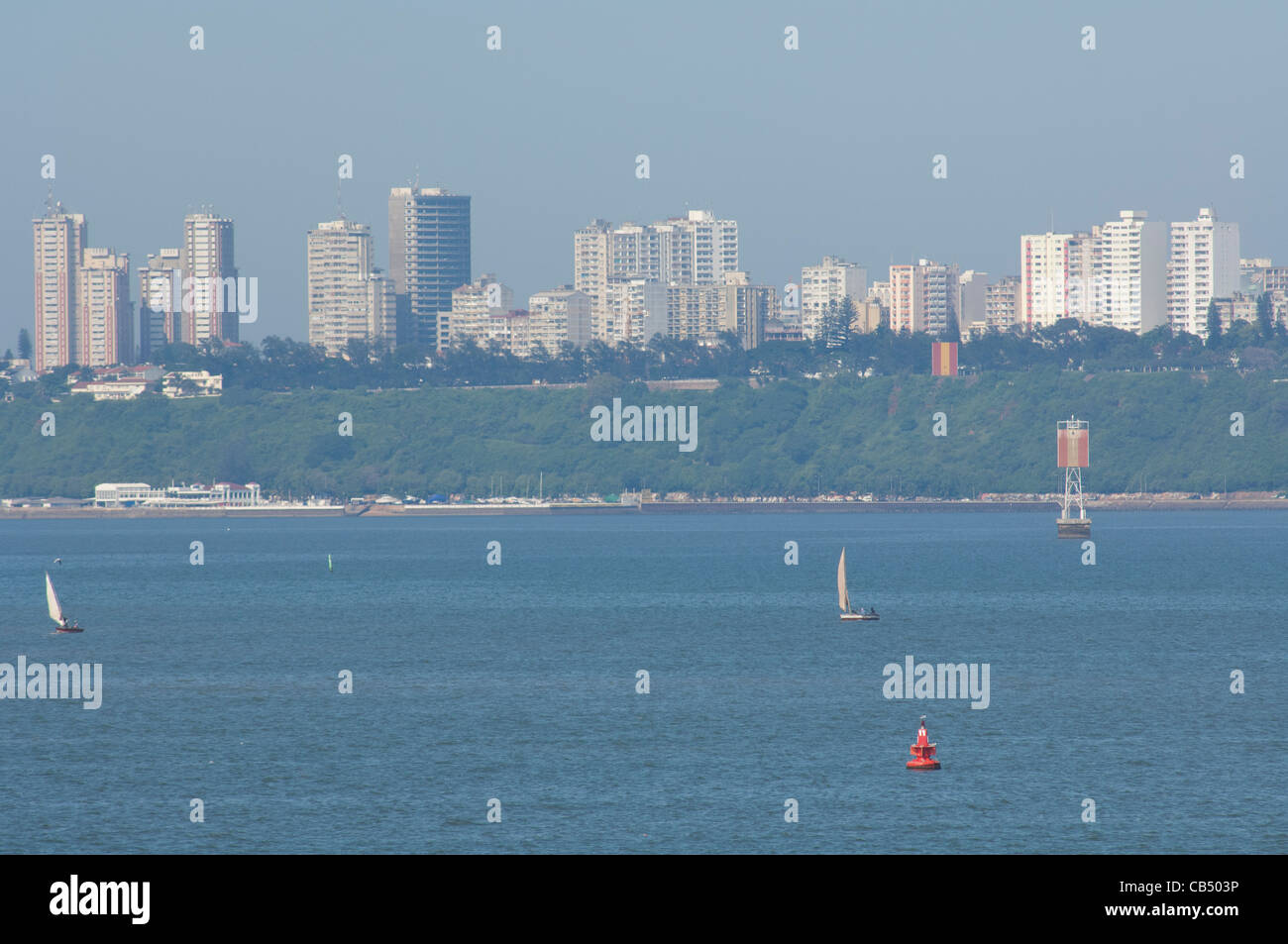 Afrika, Mosambik Maputo. Indischen Ozean Aussicht auf die Hauptstadt Maputo City von Maputo-Bucht. Stockfoto