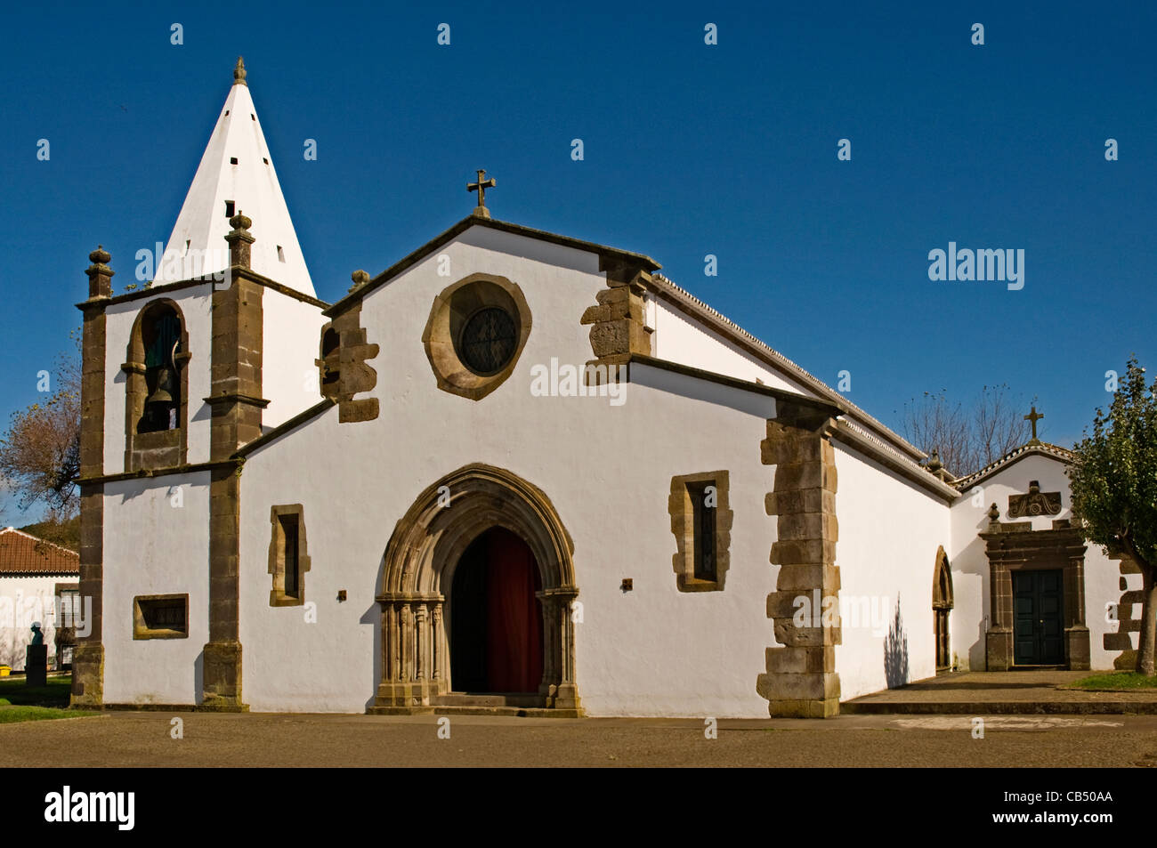 Europa PORTUGAL Azoren Terceira São Mateus katholische Mutterkirche von São Sebastiãno (St. Sebastian) Stockfoto