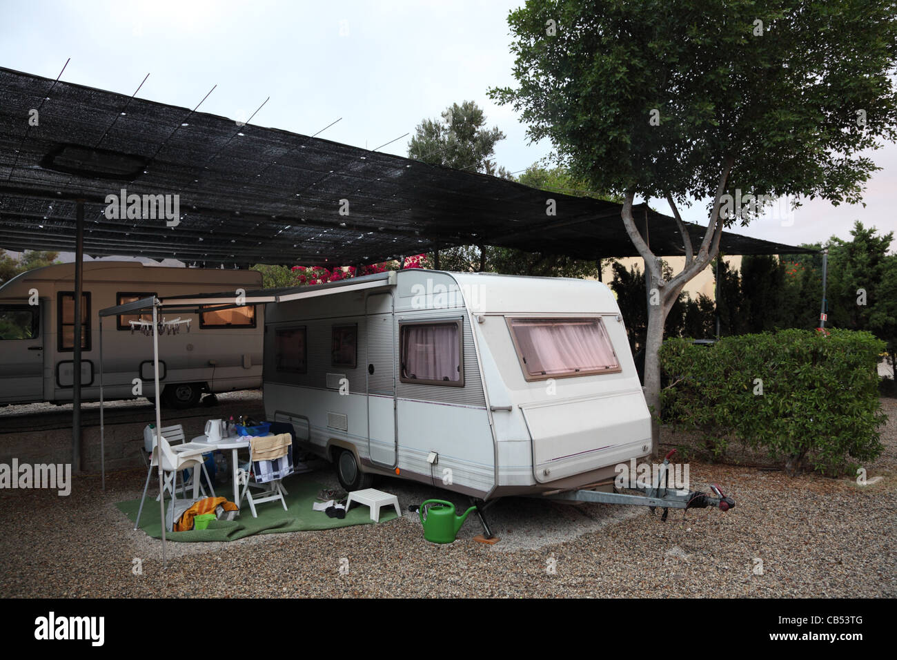 Europäischen Mobilheim auf einem Campingplatz Stockfoto