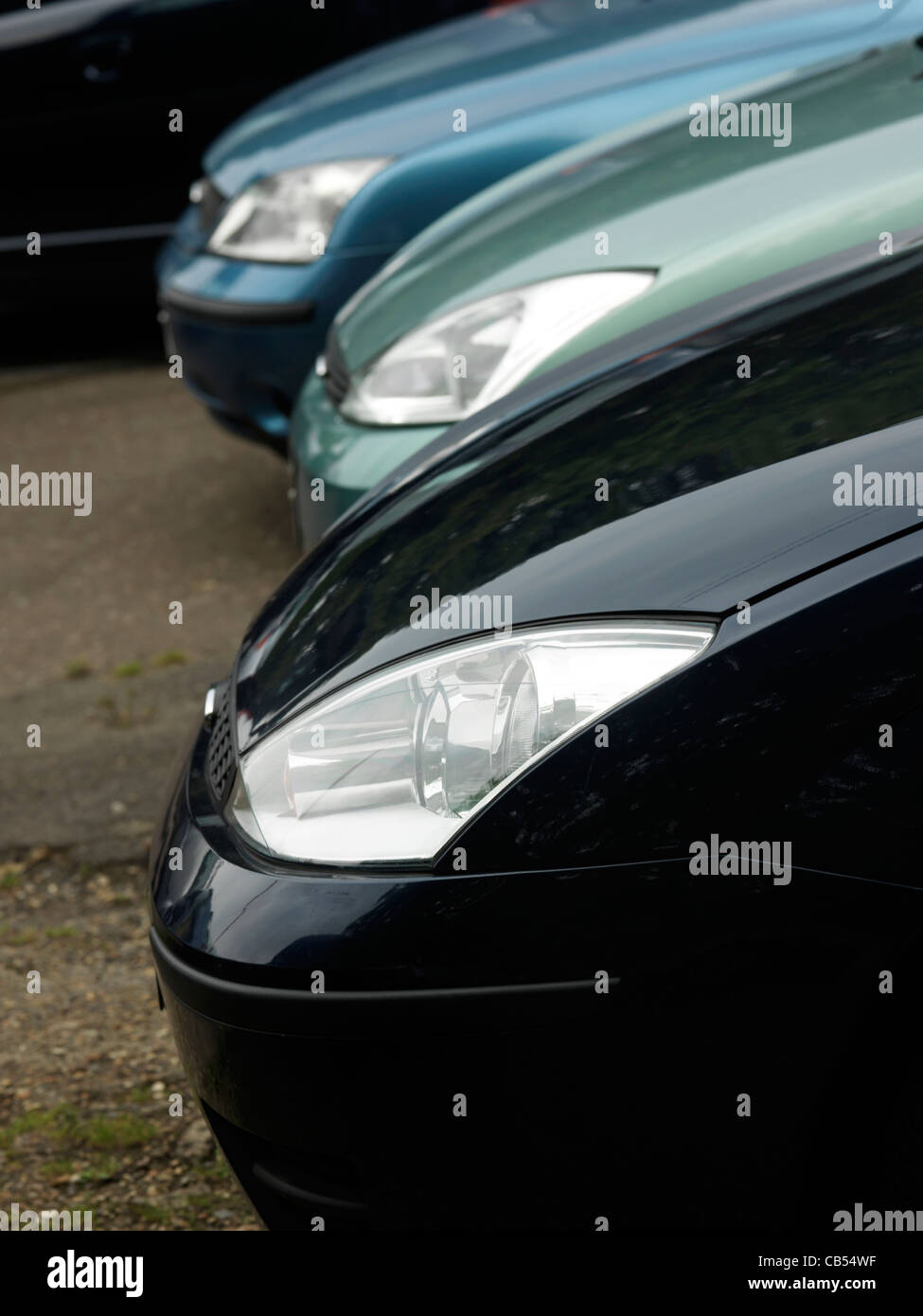 Autos zum Verkauf im Auto viel England Stockfoto