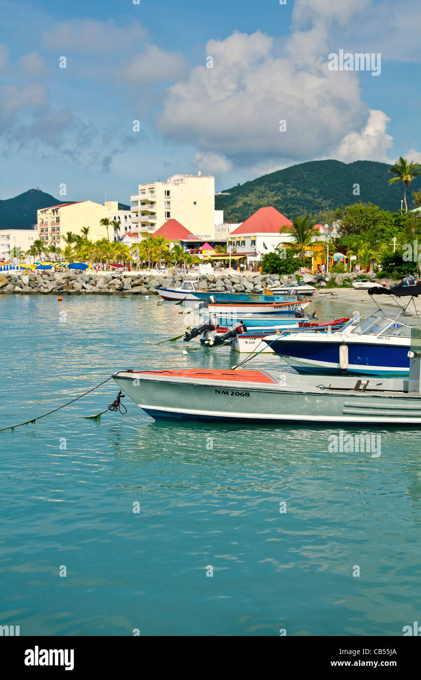 St. Maarten Philipsburg Boote vor Anker an der Front Street Stockfoto