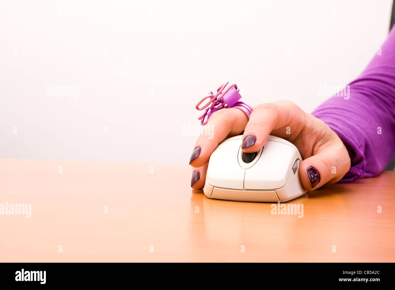 Geschäftsfrau Hand Detail mit dem Mausgerät arbeiten Stockfoto