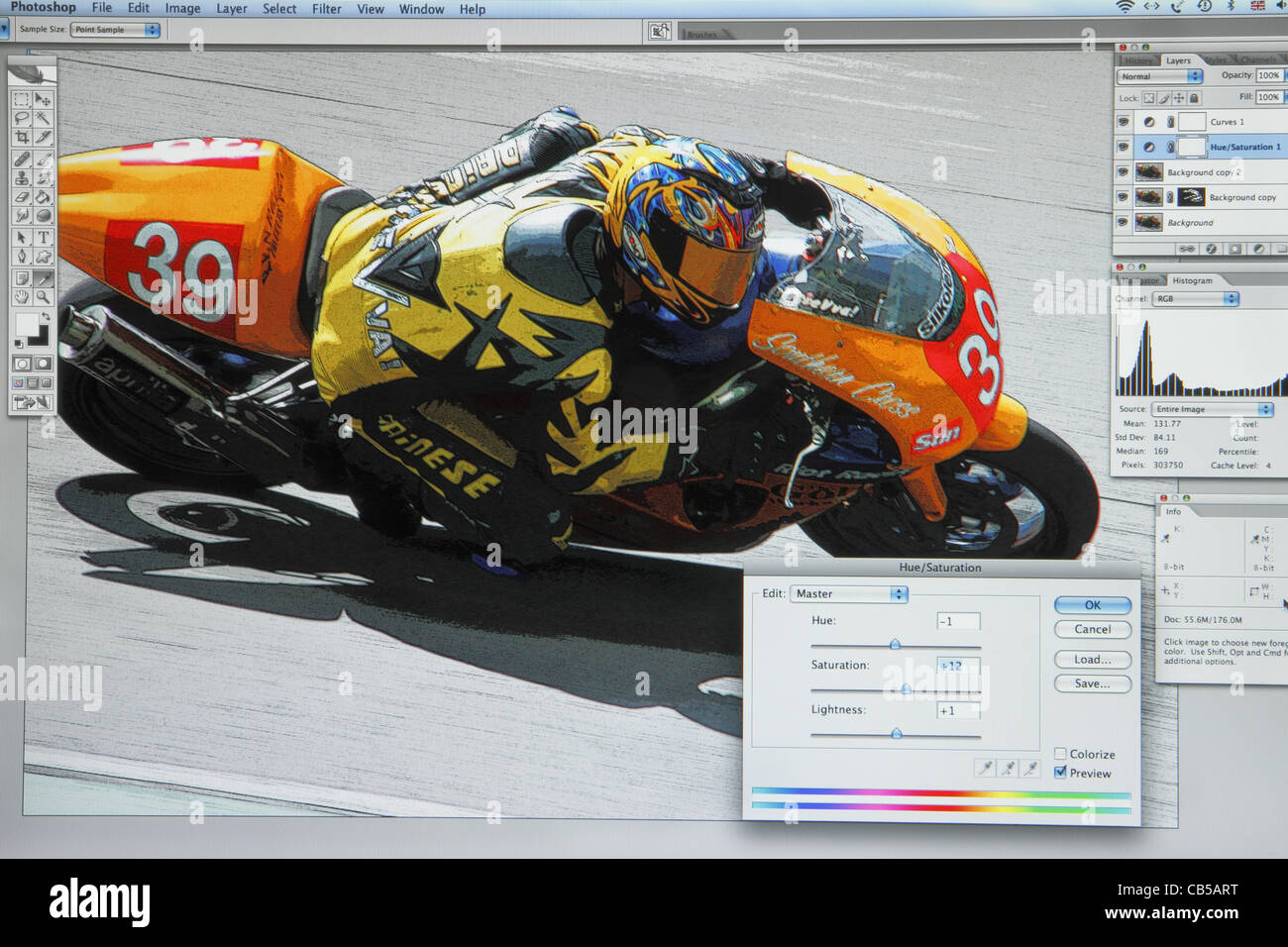 Fotos in Adobe Photoshop bearbeitet wird. Originalbild A185T7. Fertige Bild bei A698YA Stockfoto