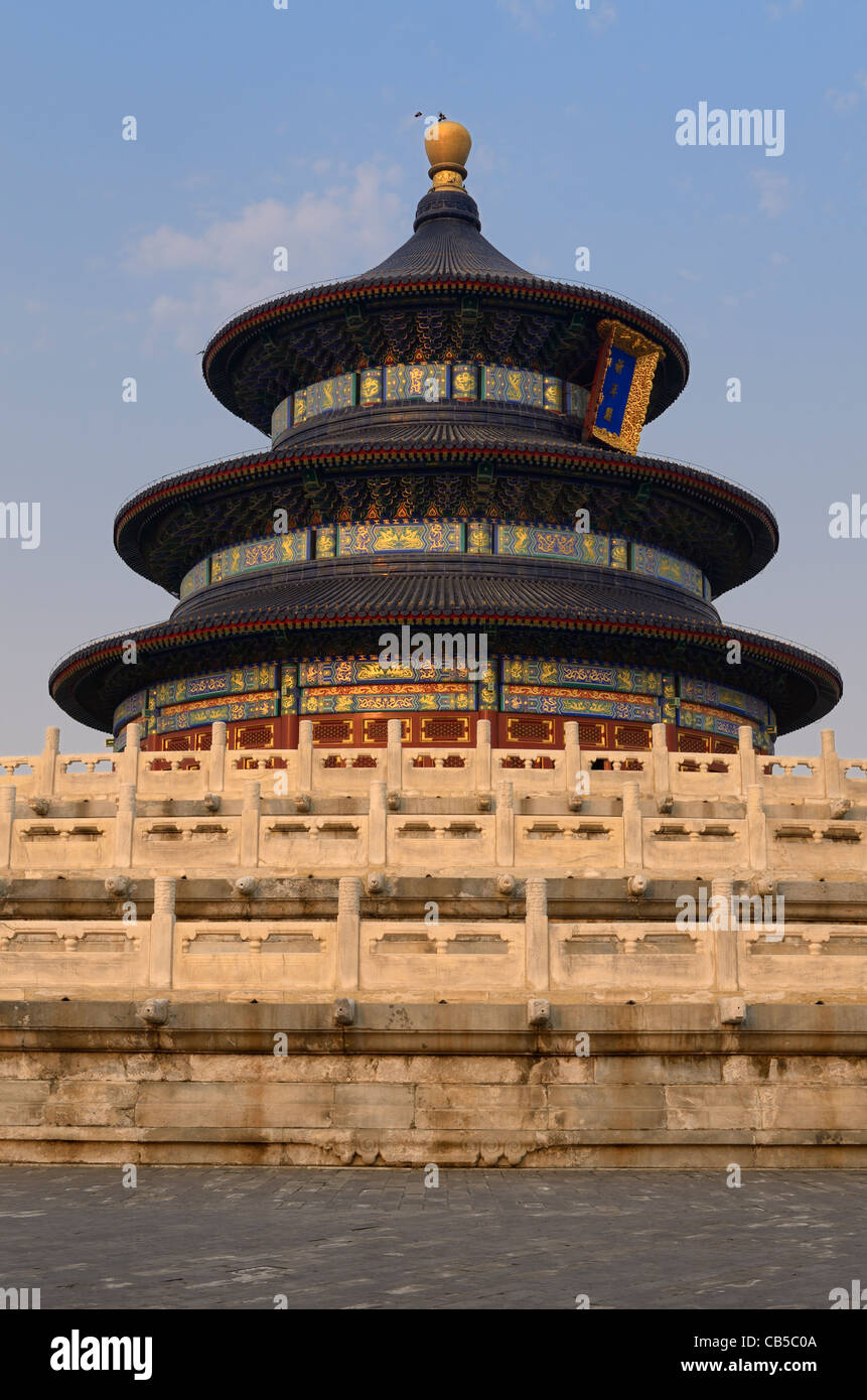 Drei Ebenen Marmorsockel des Hall of Prayer für gute Ernten am Tempel der Himmel Park Peking bei Sonnenuntergang Peoples Republic Of China Stockfoto