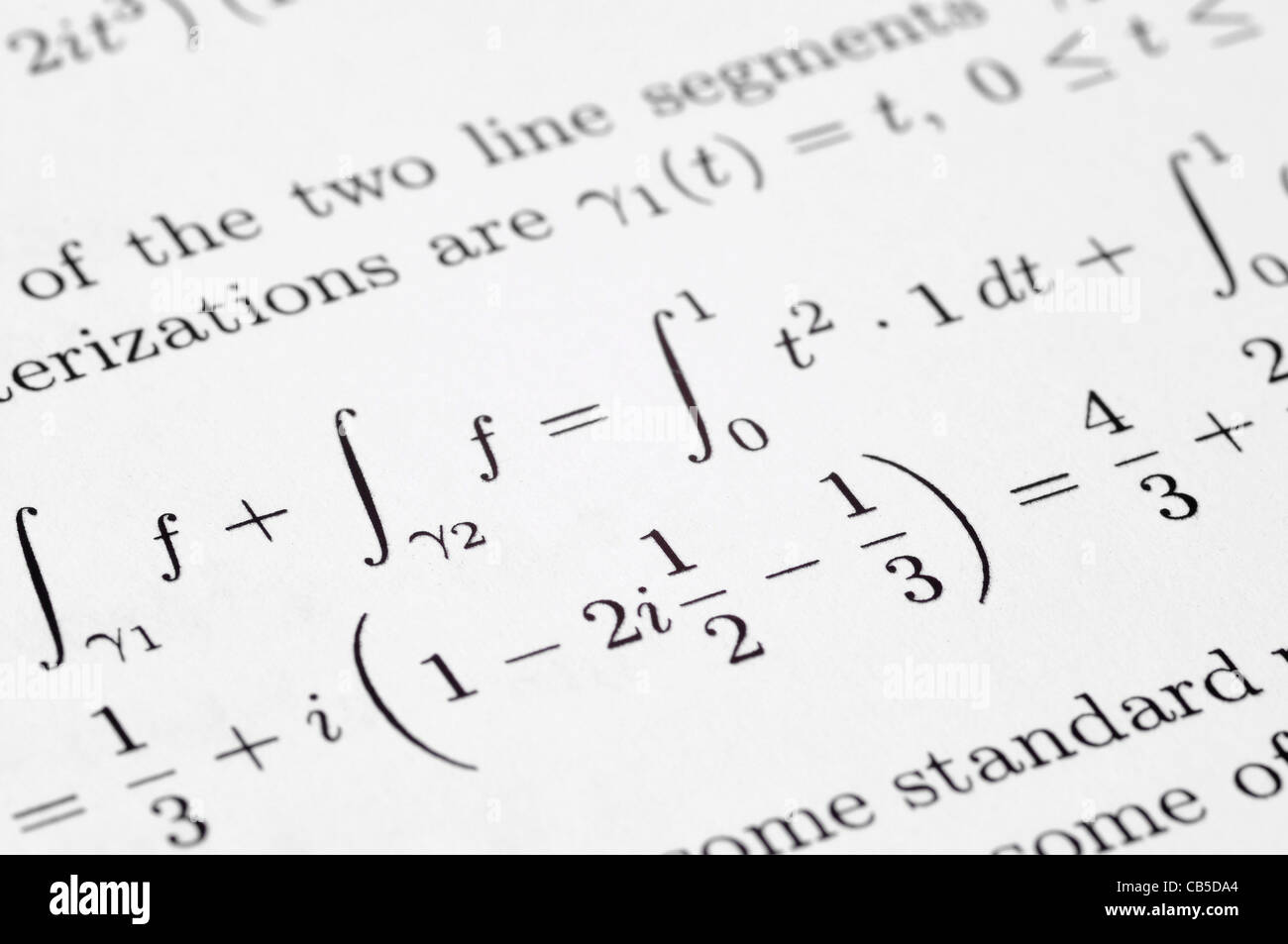 Mathematische Gleichungen auf eine Schülerzeitung Stockfoto