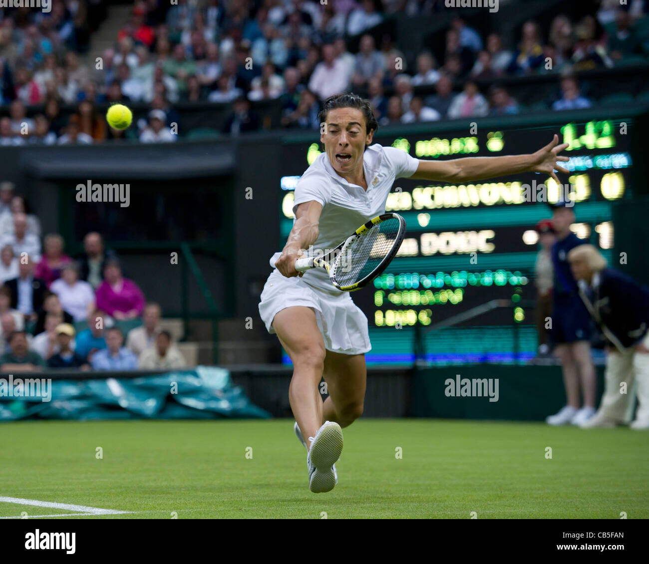 20.06.2011. Francesca Schiavone V Jelena Dokic. Francesca Schiavone in Aktion. Das Tennisturnier von Wimbledon. Stockfoto