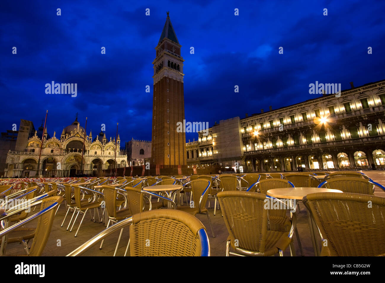 Am Abend weiten Blick auf Piazza Sao Marco in Venedig Stockfoto